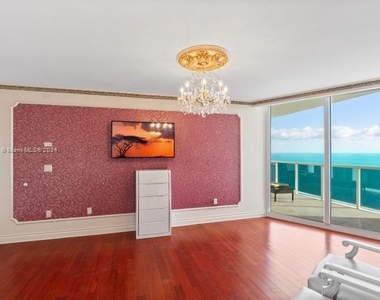 19111 Collins Ave - Photo Thumbnail 21