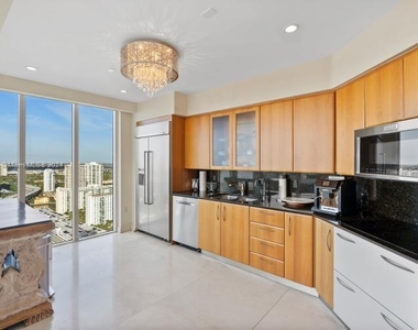 19111 Collins Ave - Photo Thumbnail 17