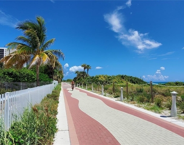 2457 Collins Ave - Photo Thumbnail 37