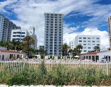 2457 Collins Ave - Photo Thumbnail 25