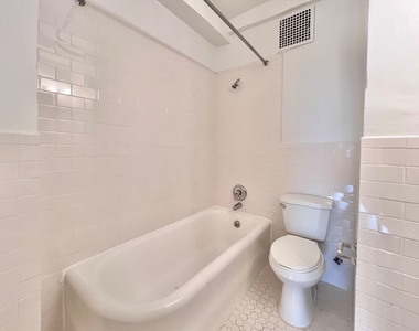 162 West 71st Street - Photo Thumbnail 5