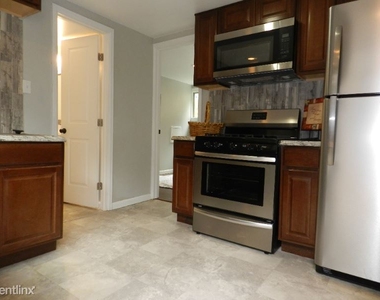 358 Ruxton Ave 1 - Photo Thumbnail 4