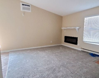 4460 Loomis Ave B - Photo Thumbnail 2