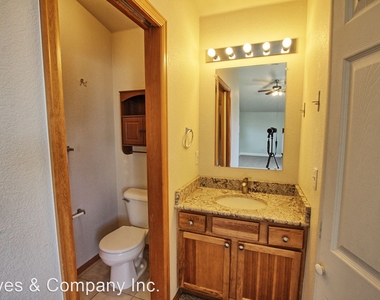 791 Pitkin Way - Photo Thumbnail 10