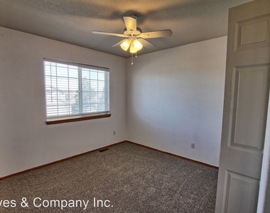 791 Pitkin Way - Photo Thumbnail 13