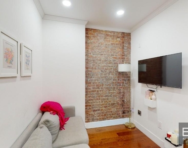 334 East 82nd Street - Photo Thumbnail 4