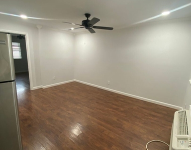 1506 Oakwood Ave - Photo Thumbnail 2