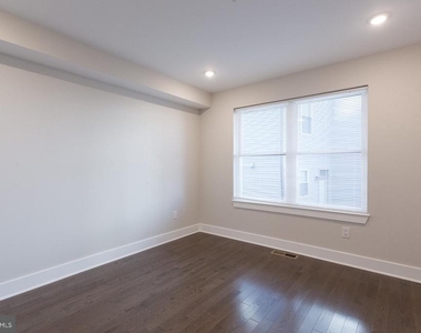 2448 Frankford Ave - Photo Thumbnail 14