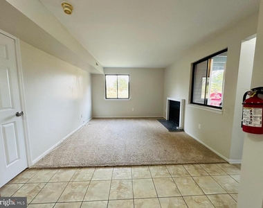 1505 Waldon Ct - Photo Thumbnail 2