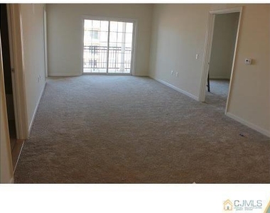 643 Doral Court - Photo Thumbnail 11