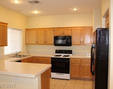 10369 Natural Springs Avenue - Photo Thumbnail 6