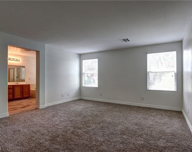 9565 Delivery Avenue - Photo Thumbnail 9