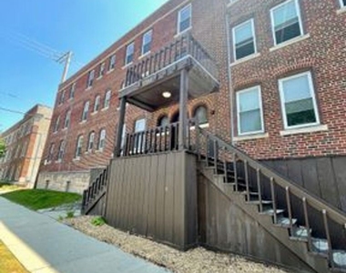 1709 E Park Pl - Photo Thumbnail 4
