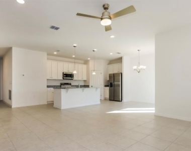 422 Reina Way - Photo Thumbnail 1