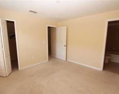 202 Carina Circle - Photo Thumbnail 16