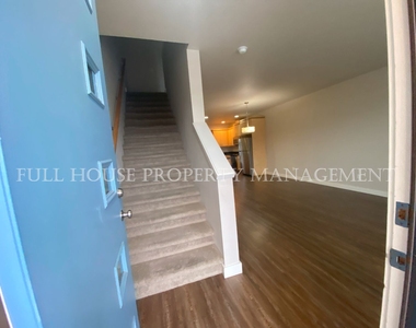 961 Lorella Ave. - Photo Thumbnail 2