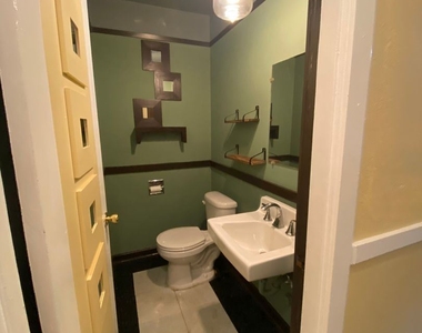 2190 W Burnside, #1 - Photo Thumbnail 14