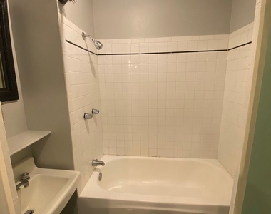 2190 W Burnside, #1 - Photo Thumbnail 17