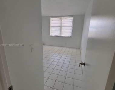 18151 Ne 31 Ct - Photo Thumbnail 27