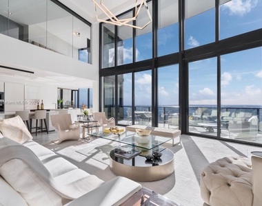 18555 Collins Ave - Photo Thumbnail 0