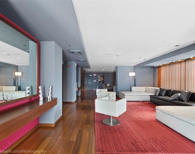 325 S Biscayne Blvd - Photo Thumbnail 18