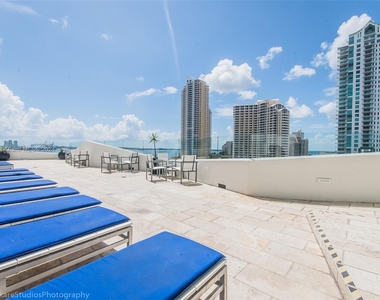 325 S Biscayne Blvd - Photo Thumbnail 16