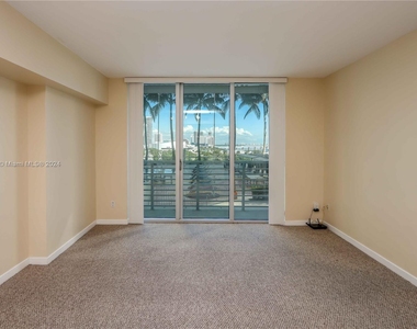 325 S Biscayne Blvd - Photo Thumbnail 4