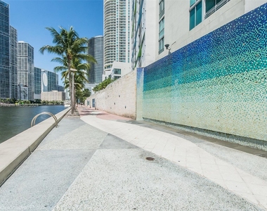 325 S Biscayne Blvd - Photo Thumbnail 45