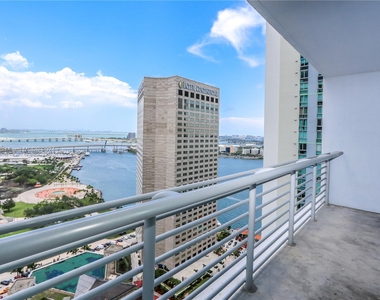 325 S Biscayne Blvd - Photo Thumbnail 0