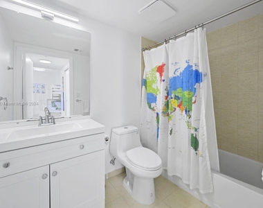 16699 Collins Ave - Photo Thumbnail 15