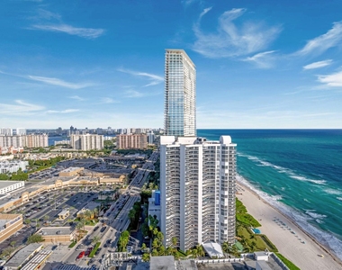 16699 Collins Ave - Photo Thumbnail 23