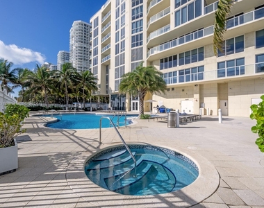 16699 Collins Ave - Photo Thumbnail 20