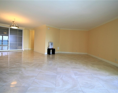 3001 S Ocean Dr - Photo Thumbnail 7