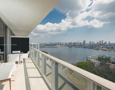 16385 Biscayne Blvd - Photo Thumbnail 3