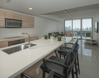 16385 Biscayne Blvd - Photo Thumbnail 6