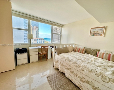 3180 S Ocean Dr - Photo Thumbnail 3