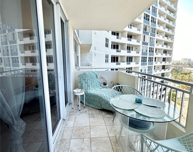 3180 S Ocean Dr - Photo Thumbnail 21