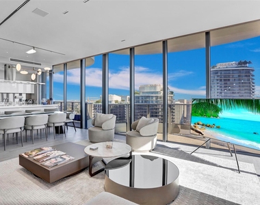 1000 Brickell Plz - Photo Thumbnail 6