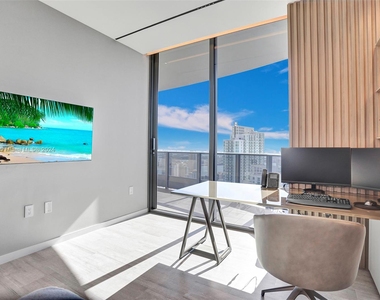 1000 Brickell Plz - Photo Thumbnail 46