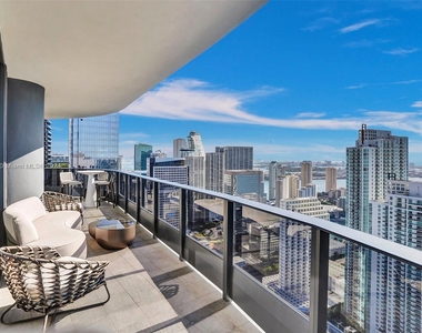 1000 Brickell Plz - Photo Thumbnail 28