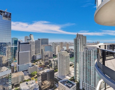 1000 Brickell Plz - Photo Thumbnail 23