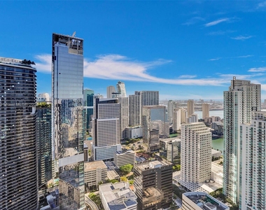 1000 Brickell Plz - Photo Thumbnail 22