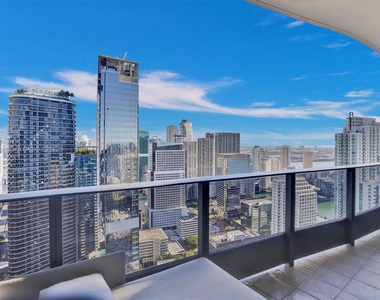 1000 Brickell Plz - Photo Thumbnail 18