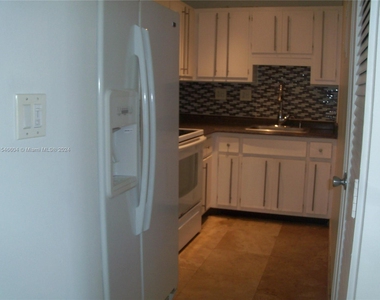 720 Orton Ave - Photo Thumbnail 23