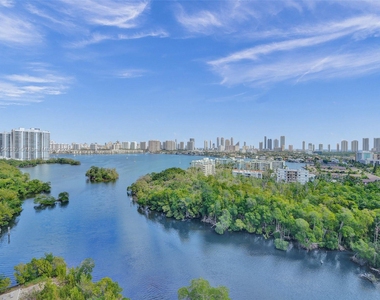 16385 Biscayne Blvd - Photo Thumbnail 33