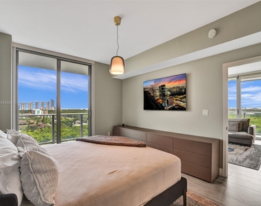 16385 Biscayne Blvd - Photo Thumbnail 23