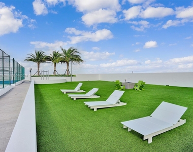 16385 Biscayne Blvd - Photo Thumbnail 54