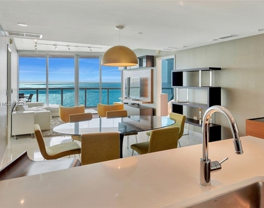 17001 Collins Ave - Photo Thumbnail 7