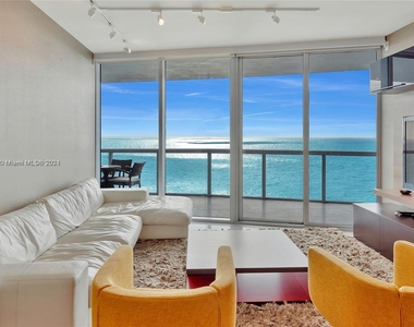 17001 Collins Ave - Photo Thumbnail 5