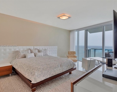 17001 Collins Ave - Photo Thumbnail 10